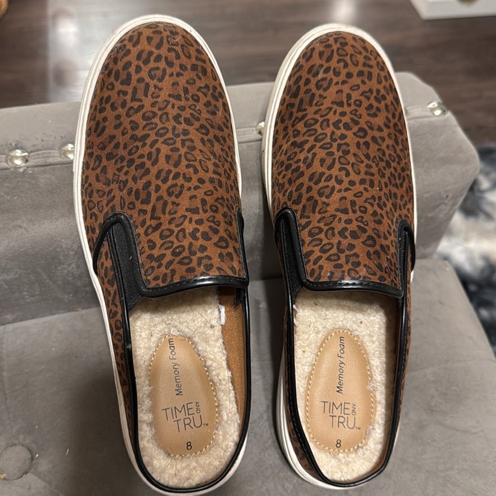 Loafer - Picture 2 of 2